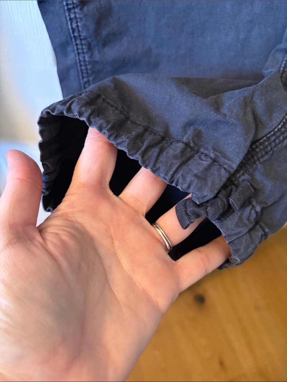 American Eagle Outfitters Black/Gray Cargo Pants size 0 - Picture 3 of 5